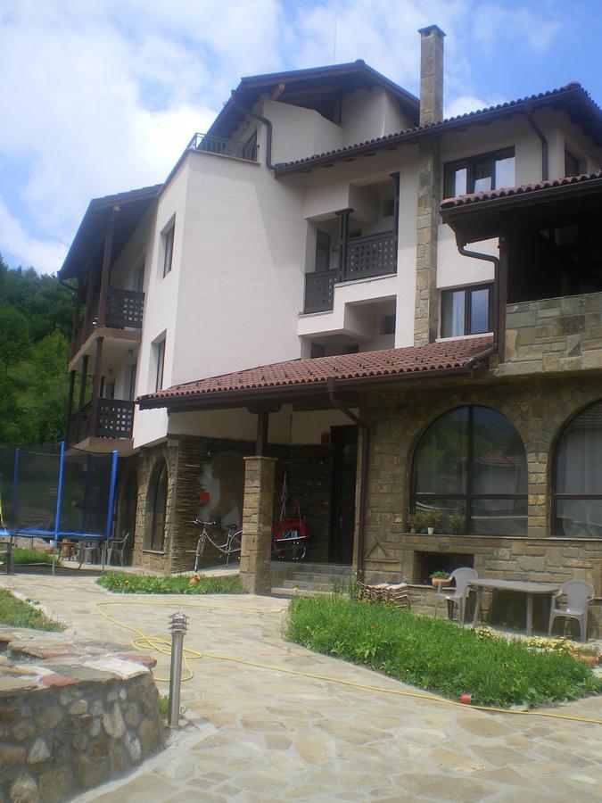 Family Hotel Balkana Априлци Экстерьер фото